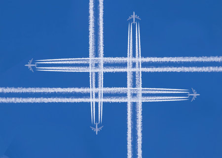 four planes that cross in the sky