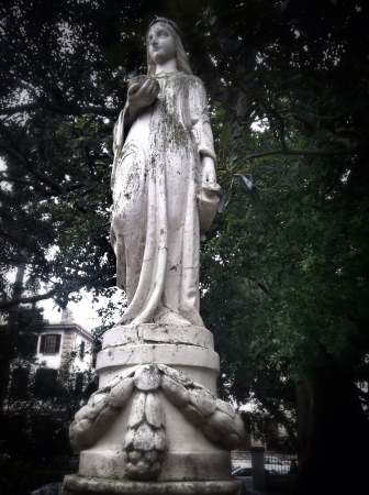 Water fountain of a biblical figure in the company gardens in cape townの素材