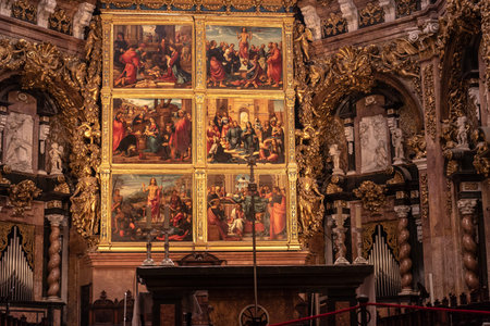 Gothic valencia cathedral interior decoration