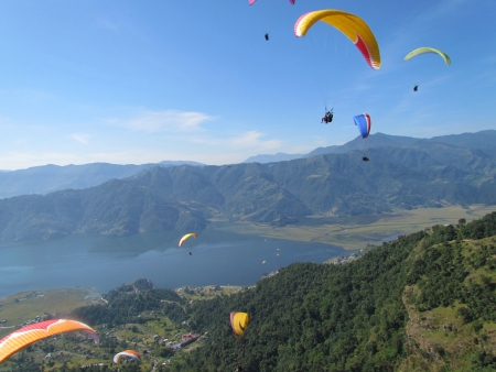 paragliding in pokharaの写真素材