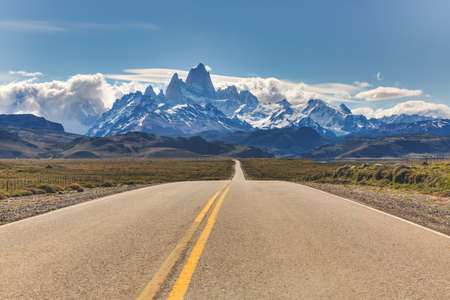 Access road to Los Glaciares national park in Patagoniaの写真素材