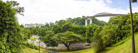 View on Henderson Wave pedestrian bridge in Singapore during daytimeの写真素材