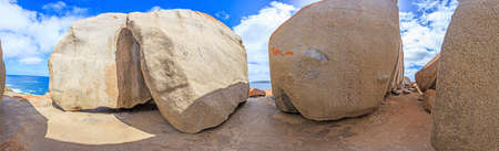 Picture of a rock formation on the coast of the Australian Kangoroo Island during daytimeの写真素材