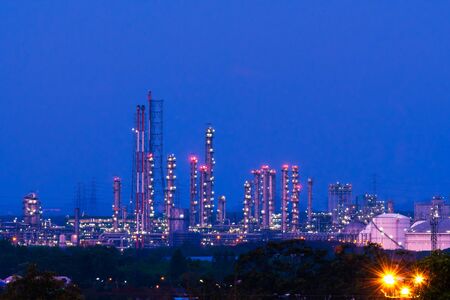 factory Petrochemical, petroleum refining plant at twilight time.の写真素材