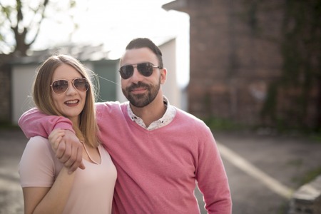 A Couple Dating Happiness Traveling Using Smart Phone