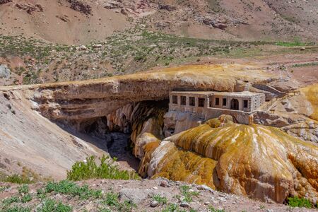 MENDOZA, ARGENTINA - NOVEMBER 17, 2019: 
Puente del Inca (Spanish "The Inca Bridge"), is a natural arch that forms a bridge over the Las Cuevas river, in central Andes, Mendoza, Argentina.のeditorial素材