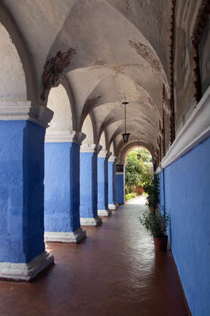 AREQUIPA, PERU - JANUARY 17, 2018: Vertical shot of archway corridor in Monastery of Santa Catalina, Arequipaのeditorial素材