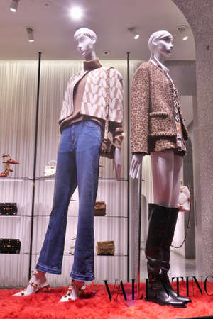 ROME AUGUST 19 2021 A TRENDY SHOWCASE OF VALENTINO BOUTIQUEのeditorial素材