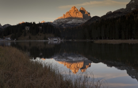 Tre Cime di Lavaredo reflects themselves on Misurina Lakeの写真素材