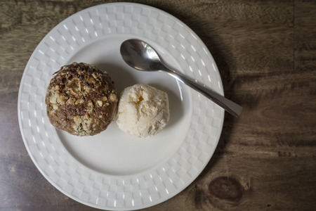 Muffin with Ice cream