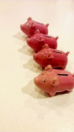 4 little piggy banks の素材