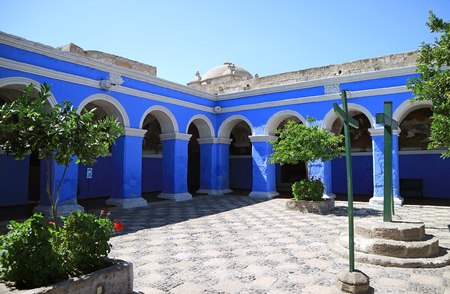 Vivid Blue Arch in the Cloister of Santa Catalina (Saint Catherine) Monastery, Arequipa, Peruのeditorial素材