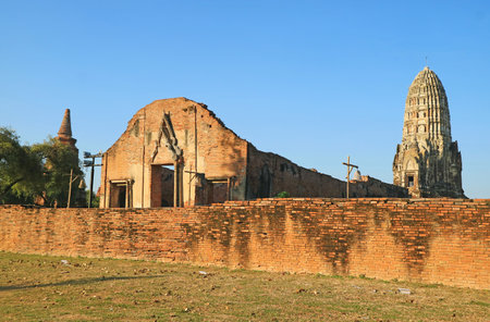 Remains of Wat Racha Burana, where a Number of Ayutthaya's precious treasures found by archaeologists, Ayutthaya Historical Park, Thailandの写真素材