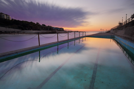 Winters dawn long exposure at Clovelly Beach Ocean Pool in Sydney's Eastern subuirbs.  218 secondsの写真素材