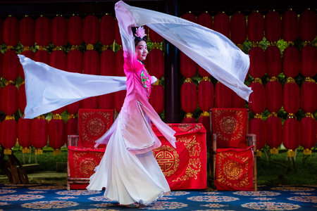 Peoples park, Chengdu, Sichuan province, China - March 1st, 2022 : Sichuan opera female performer in Heming ancient teahouse in Peoples parkのeditorial素材