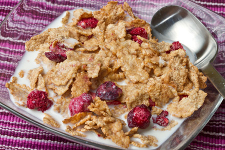 Corn flakes and red berries 