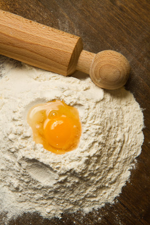 eggs and flour の写真素材