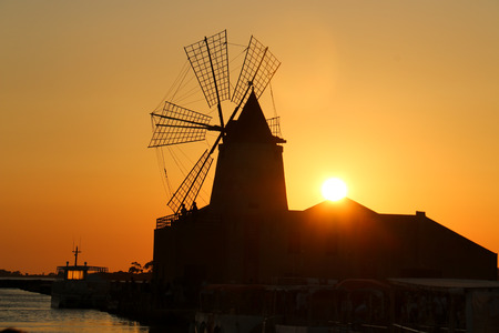 Marsala's saline sunsets 2の写真素材