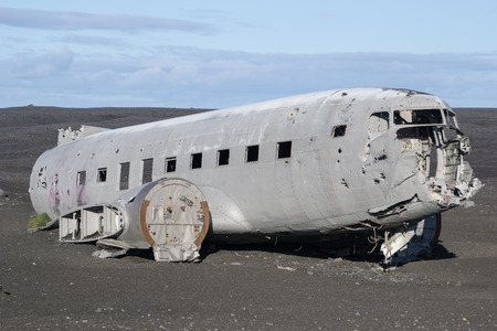 On 24 november 1973 a military version of the Douglas DC3 Dakota ran out of fuel and made an emergency landing on the beach.のeditorial素材
