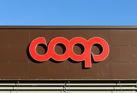 Udine, Italy. February 5, 2022. Coop logo on a store facade. It is the symbol of the largest Italian supermarket chain, part of a system of Italian consumer cooperatives.のeditorial素材