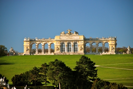Gloriette, Schonbrunn park, Viennaのeditorial素材