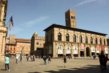 Bologna 09.12.2010 - Lateral view of central square from Bolognaのeditorial素材