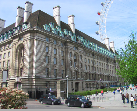 LONDON, UK: View of the London Eye. London Eye (135 m tall, diameter of 120 m) - a symbol of London and famous tourist attraction over river Thamesのeditorial素材