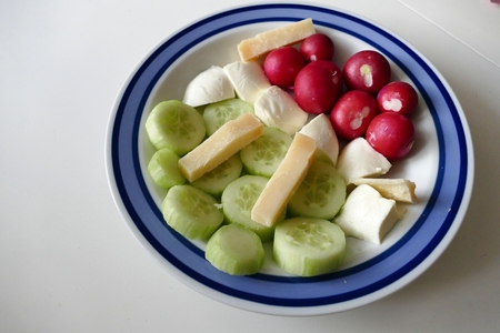 a fresh healthy vegetable salad in bowlの写真素材