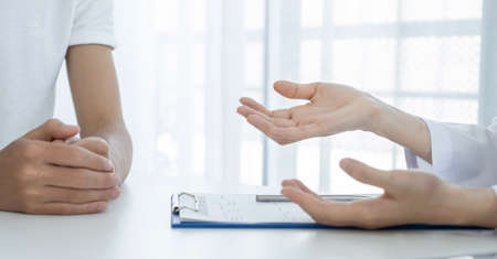 Doctors report health examination results and recommend medication to patients.