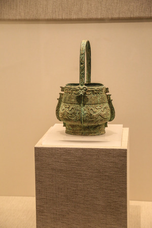 bronze articles in sanxingdui museum,sichuan,chinaのeditorial素材