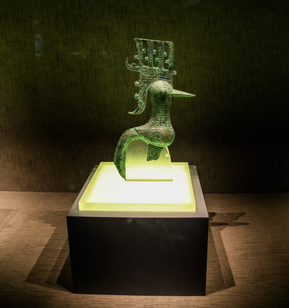 small bronze bird in sanxingdui museum,sichuan,chinaのeditorial素材