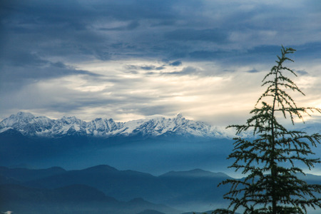 mt.everest taken in nagarkot, nepalの写真素材