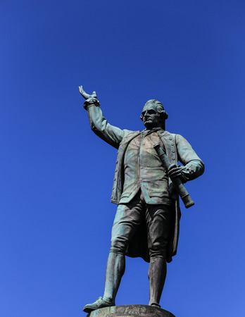 statue of captain cook in hyde park,sydney,australiaのeditorial素材