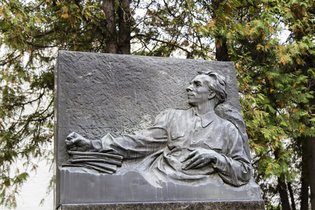 nikolai ostrovsky tomb in novodevichy cemetery, moscowのeditorial素材