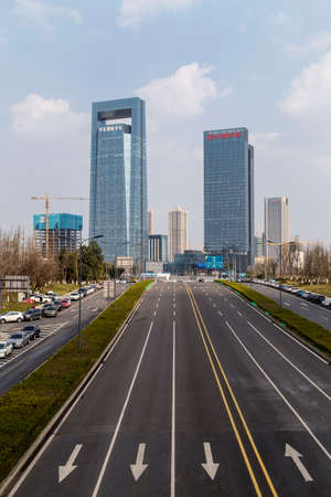 traffic on the road in chengdu, chinaのeditorial素材