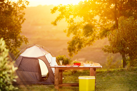 camping family table on vacationの販売画像