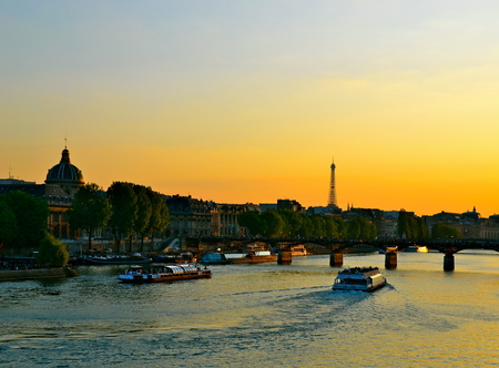 Sunset over the Seine River in Paris, Franceの写真素材