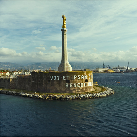 vos et ipsam civitatem benedicimus - The Madonna of the letter, the reception symbol in the city of Messinaのeditorial素材
