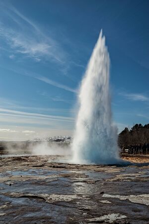 Eruption of the Geysir in Iceland in a sunny dayのeditorial素材