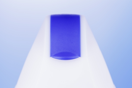 tapón de un bote de gel, azul y blancoの写真素材