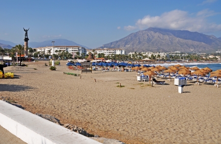 La Victoria statue and beach in Puerto Banus (Marbella), Spainの写真素材