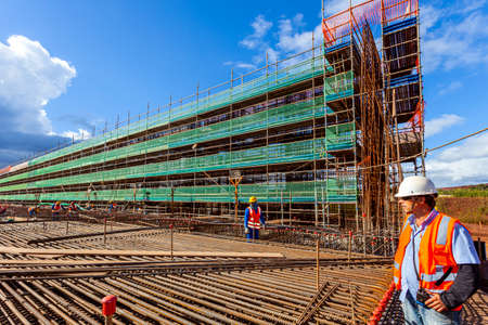 Large construction, bridges, buildings, industry execution of the foundation and concreting.