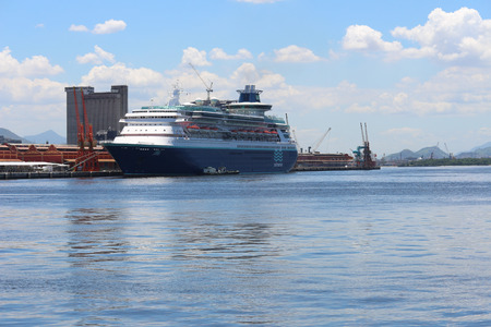 Rio de Janeiro, Brazil, December 19, 2016: With the arrival of summer and Christmas and New Year festivities, transatlantic ships begin to dock at the Port of Rio bringing tourists from Brazil and other countries to enjoy the warmth and natural beauty of のeditorial素材
