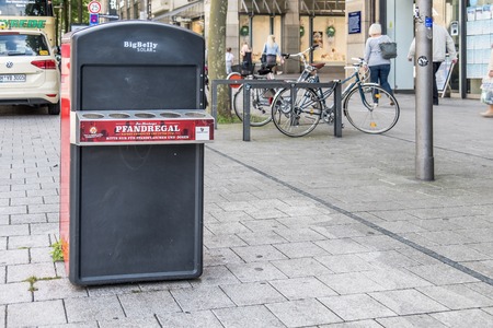 Hamburg / Germany - July 14, 2017: The Big Belly Solar pledge shelve is collecting bottles and cansのeditorial素材