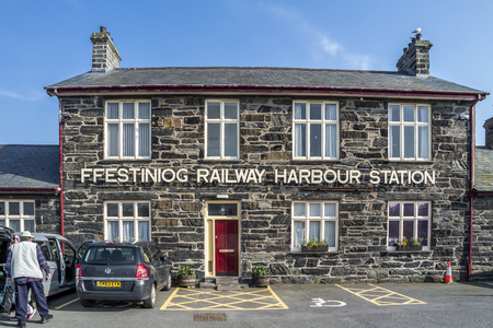 Porthmadog / Wales - April 22 2018 : The historic buildings of the ancient Festionig Railwayのeditorial素材