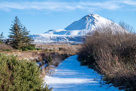 The snow covered Mount Errigal, the highest mountain in Donegal - Irelandの写真素材