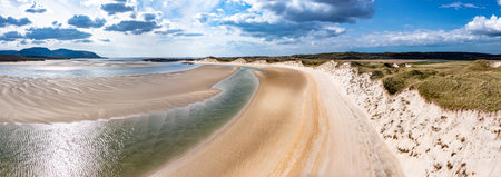 Sheskinmore bay between Ardara and Portnoo in Donegal - Ireland.の写真素材