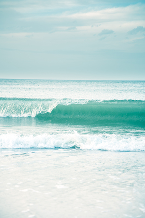 Ocean waves crashing  on the shoreの写真素材