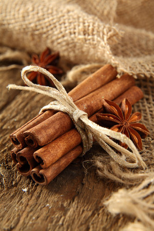 tide up cinnamon sticksの写真素材