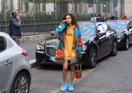 MILAN, Italy - SEPTEMBER 22: Model Chiara Scelsi posing for photographers in the street before ANTONIO MARRAS fashion show, during Milan Fashion Week spring / summer 2018 on September 22, 2017.のeditorial素材